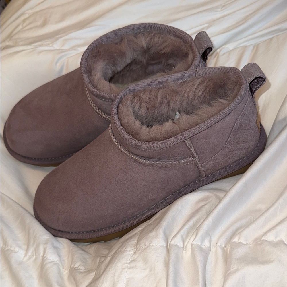 UGG Lavender Suede Boots with Plush Lining Womens
